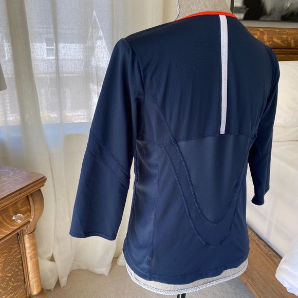 Nike Dri-Fit Reflective Quarter Zip Top - Picture 9 of 11